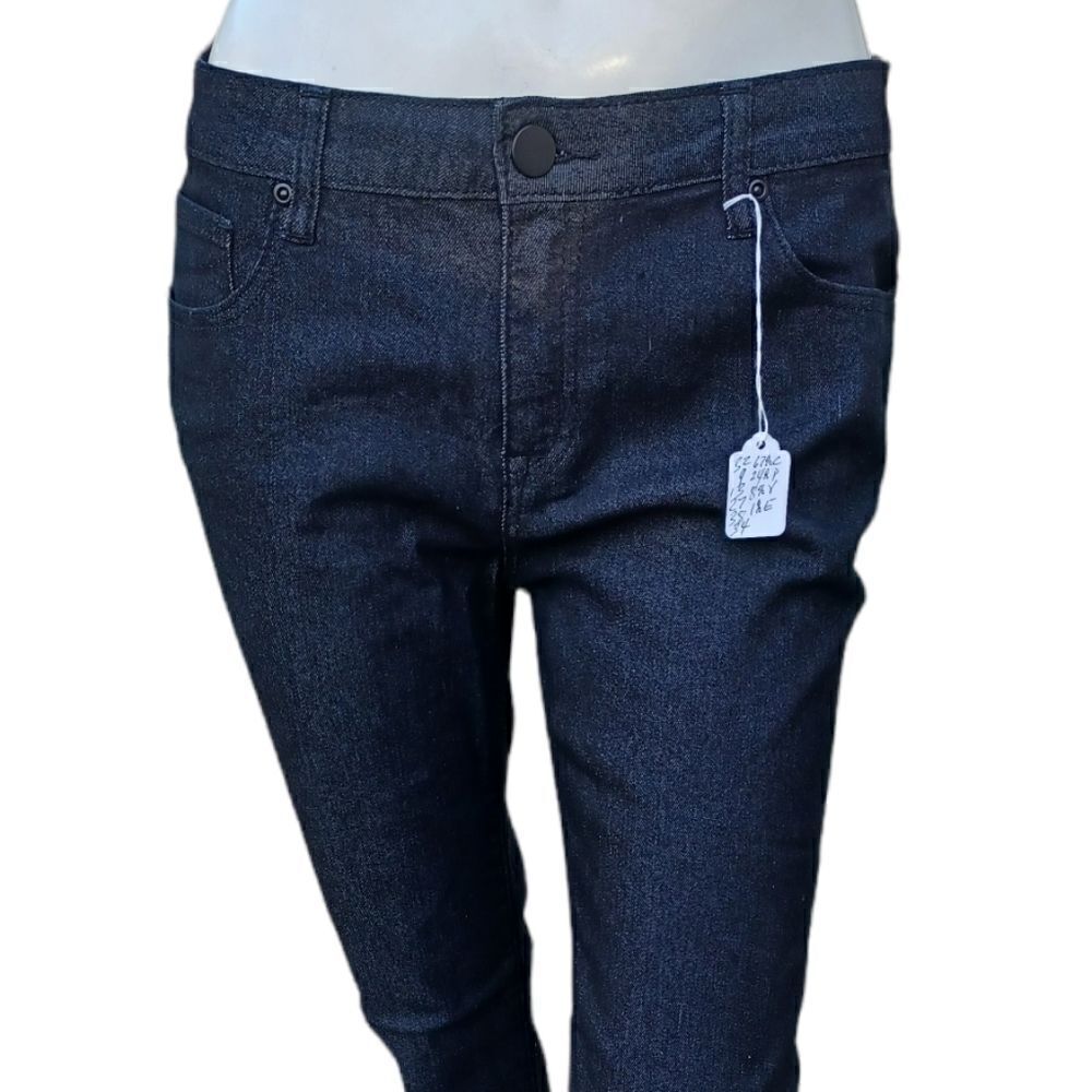 533328...NWOT..Forever 21 Skinny Jeans Size 29